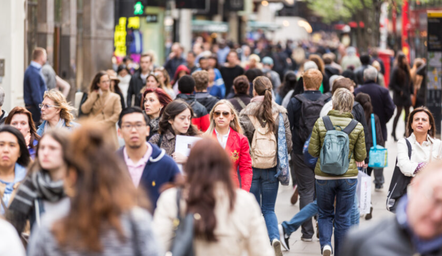 英國經(jīng)濟(jì)進(jìn)入「新時代」，大減稅、放寬移民政策！